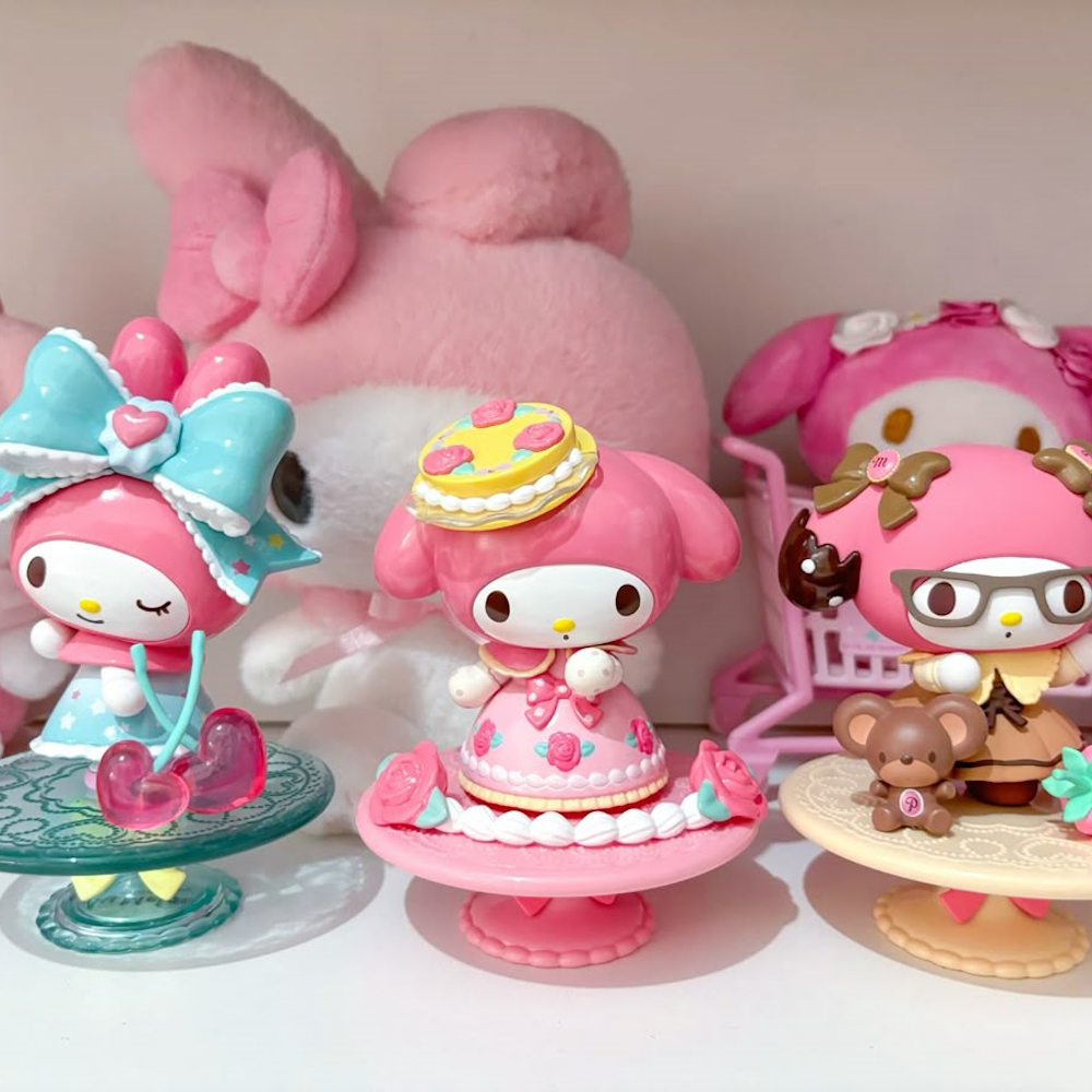 4 PIECES SET  HELLO KITTY FIGURINE 4CM PRICE